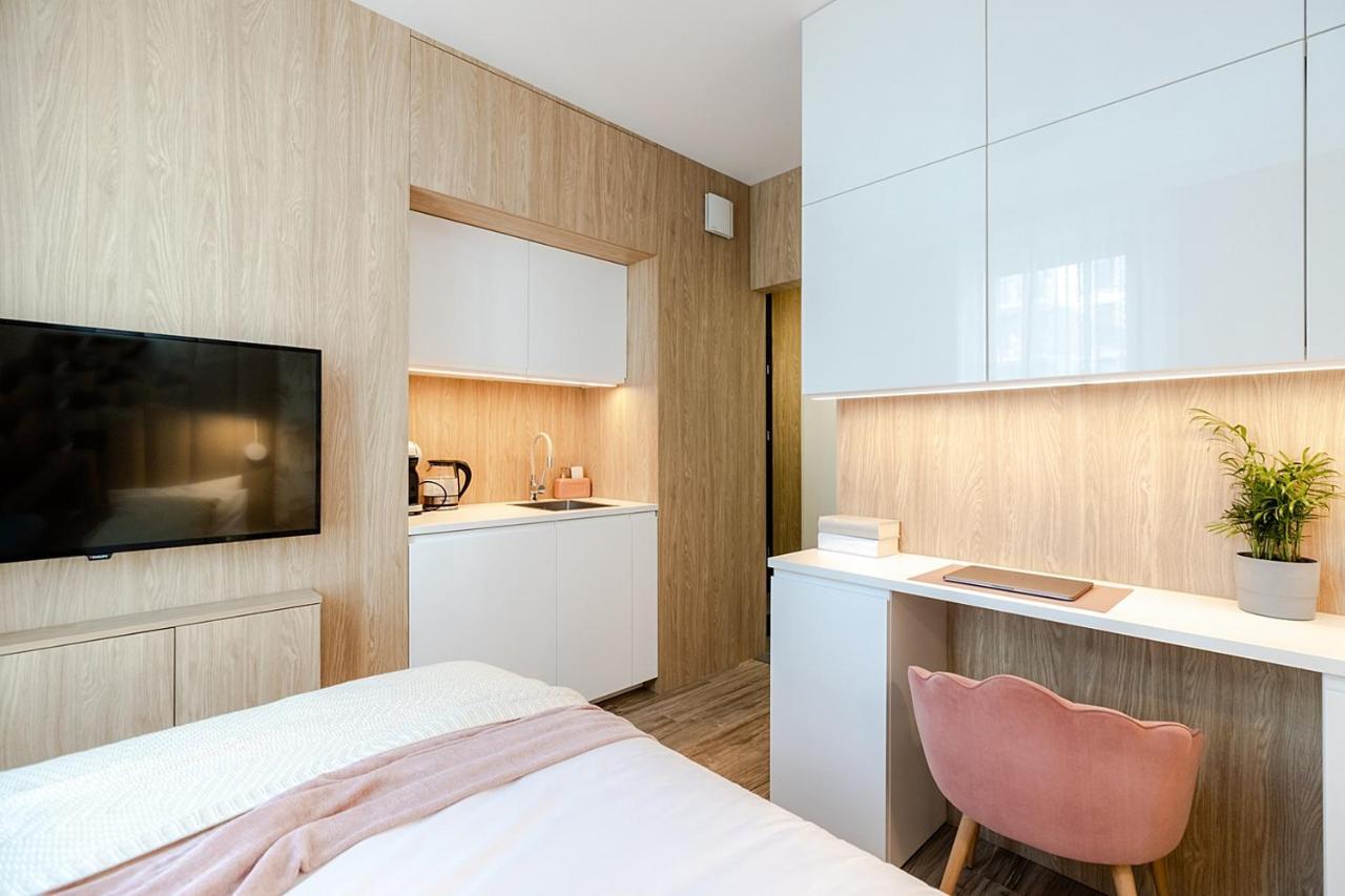 Studio Wola Apartament Kasprzaka - Wifi + Smart Tv Varsó Kültér fotó