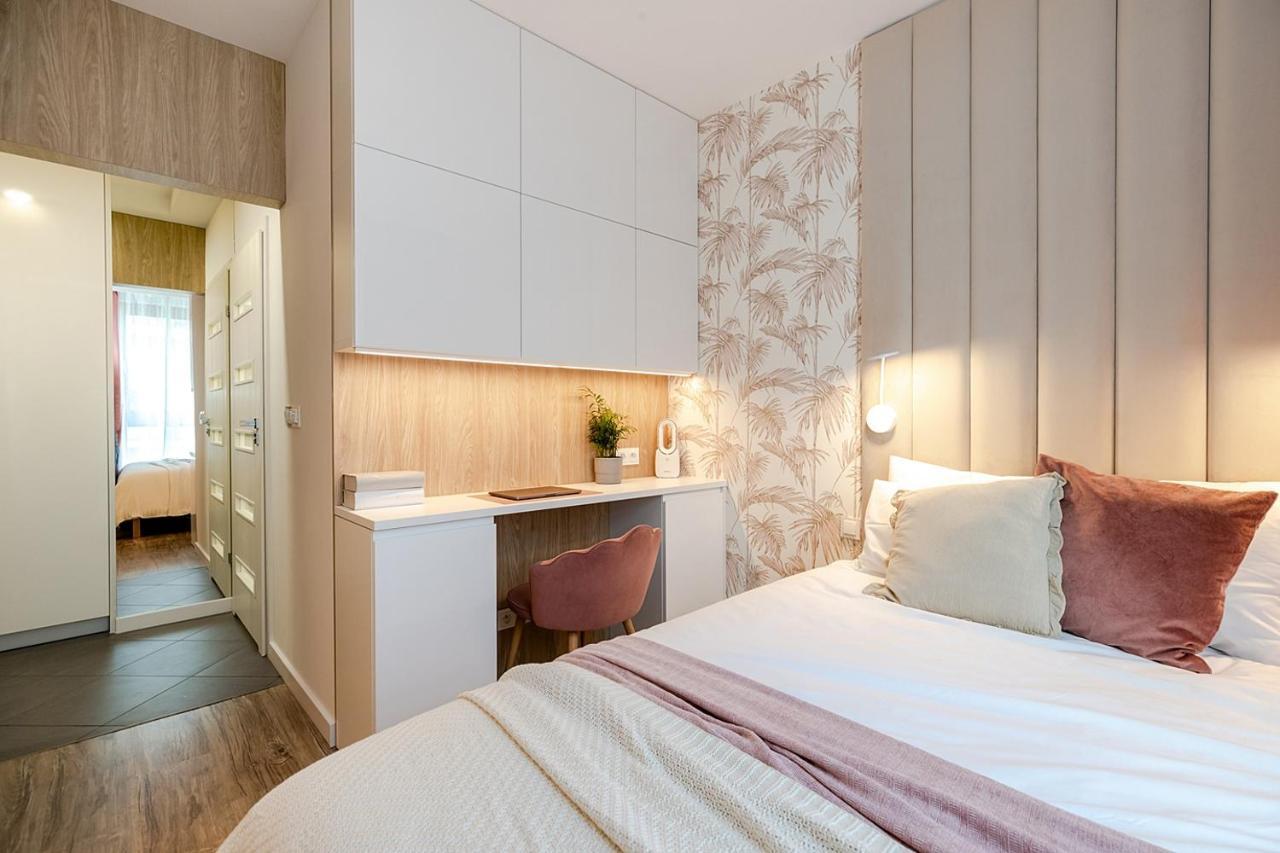 Studio Wola Apartament Kasprzaka - Wifi + Smart Tv Varsó Kültér fotó