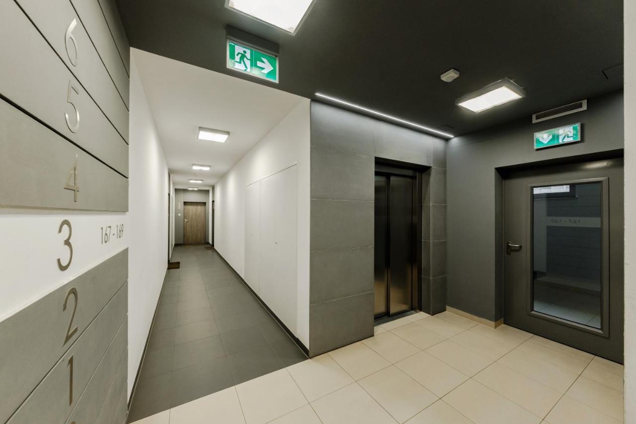 Studio Wola Apartament Kasprzaka - Wifi + Smart Tv Varsó Kültér fotó