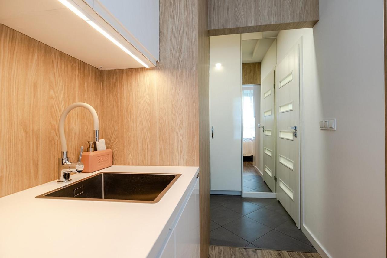 Studio Wola Apartament Kasprzaka - Wifi + Smart Tv Varsó Kültér fotó