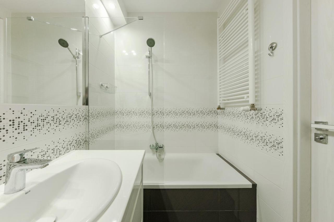 Studio Wola Apartament Kasprzaka - Wifi + Smart Tv Varsó Kültér fotó